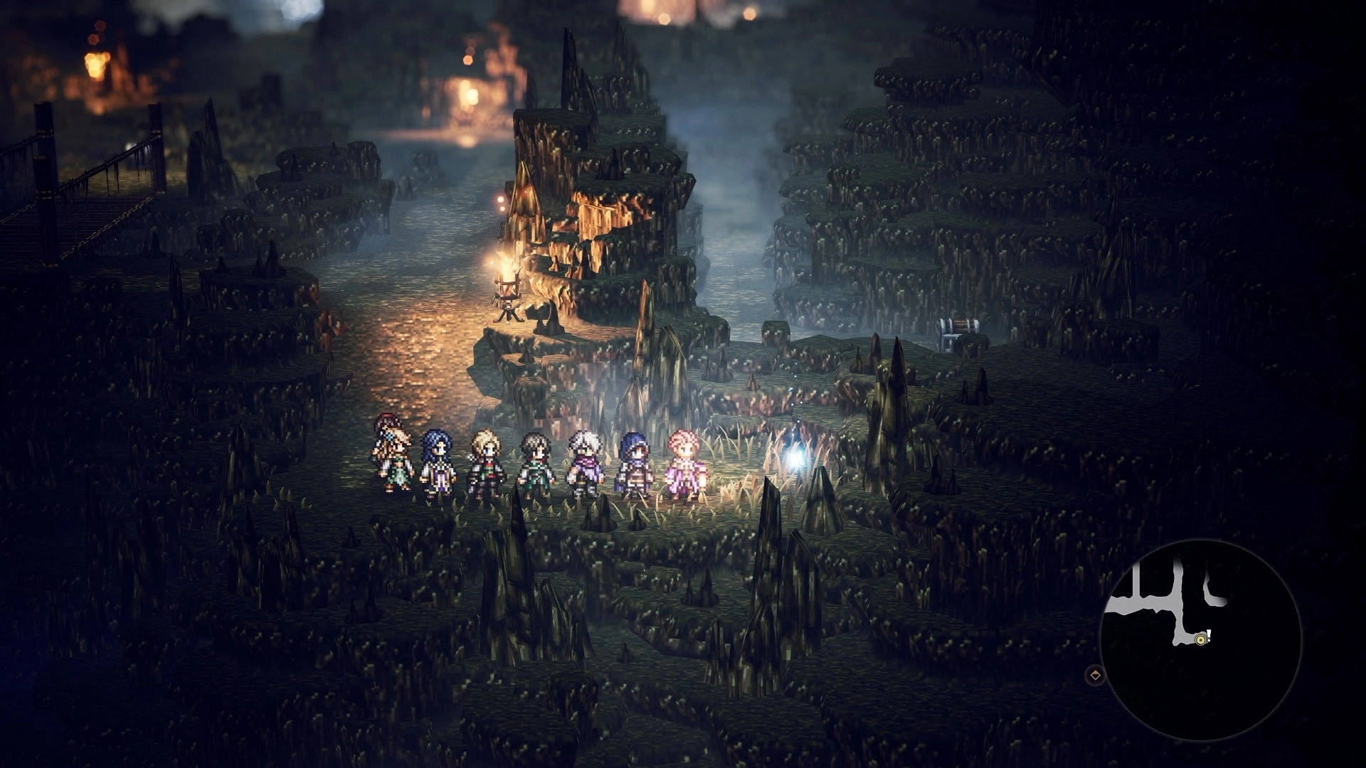 離入口處不遠的右邊附近處，就可以看到發亮的藍點，調查可以取得阿比尼亞草